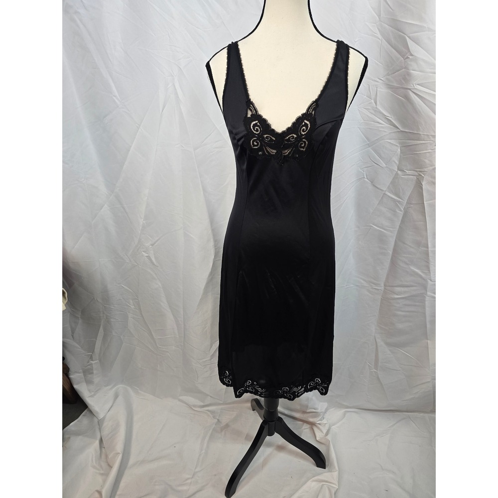 Bali Vintage Black Lace Trim Full Slip Antron III Nylon Style 9103 Size 32